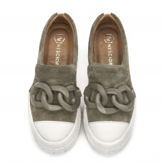 Kawowe wsuwane mokasyny na sportowej podeszwie 243F