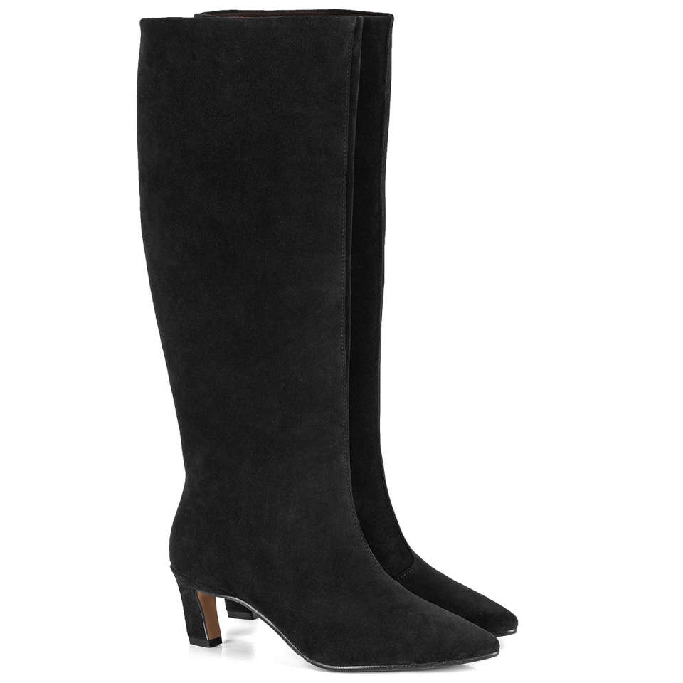 Czarne welurowe kozaki na niskim obcasie 210K