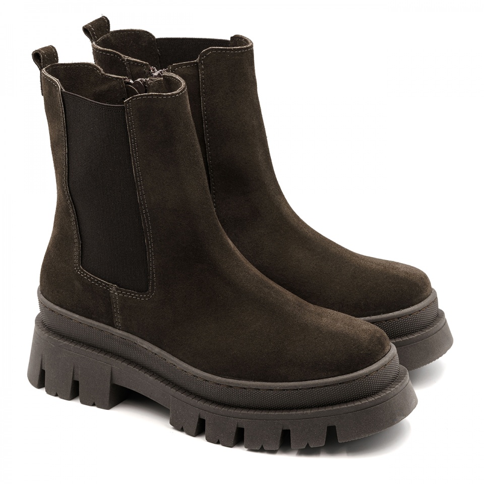 Brązowe welurowe botki z zamkiem 251B