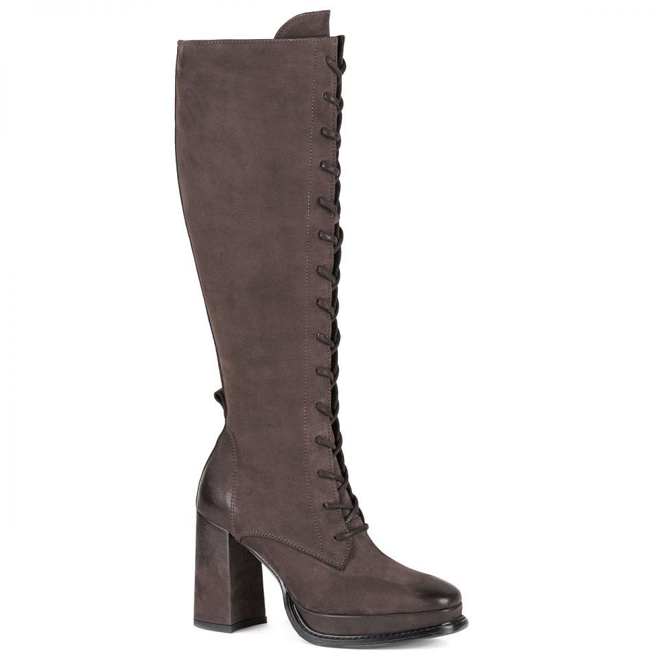 Brązowe sznurowane kozaki na słupku 238K