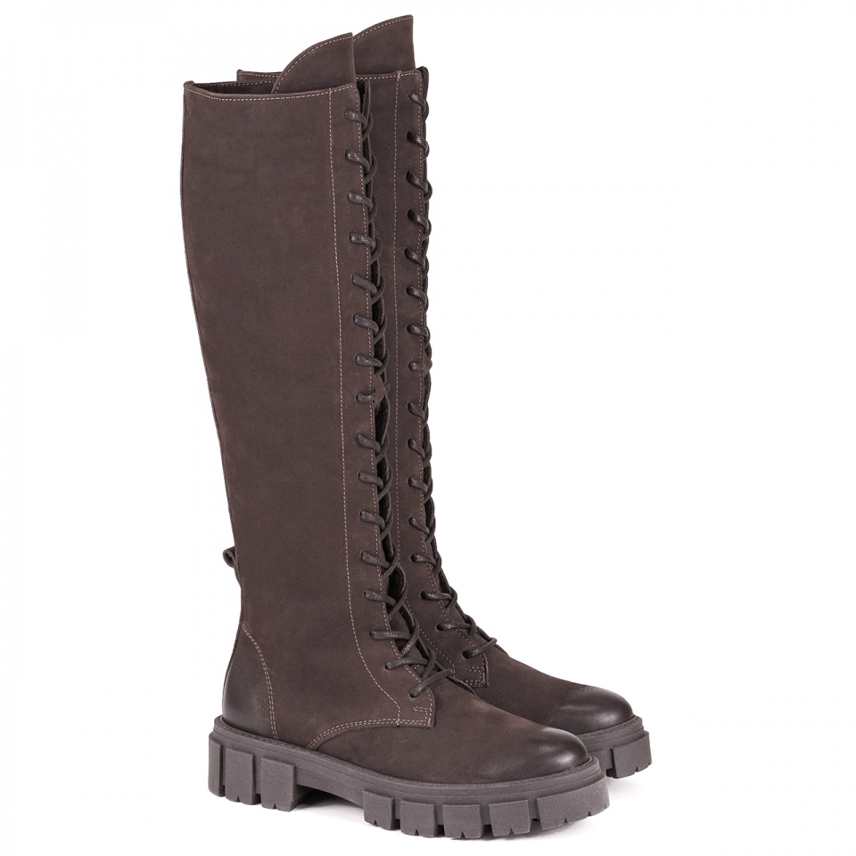 Brązowe sznurowane kozaki z nubuku 242K