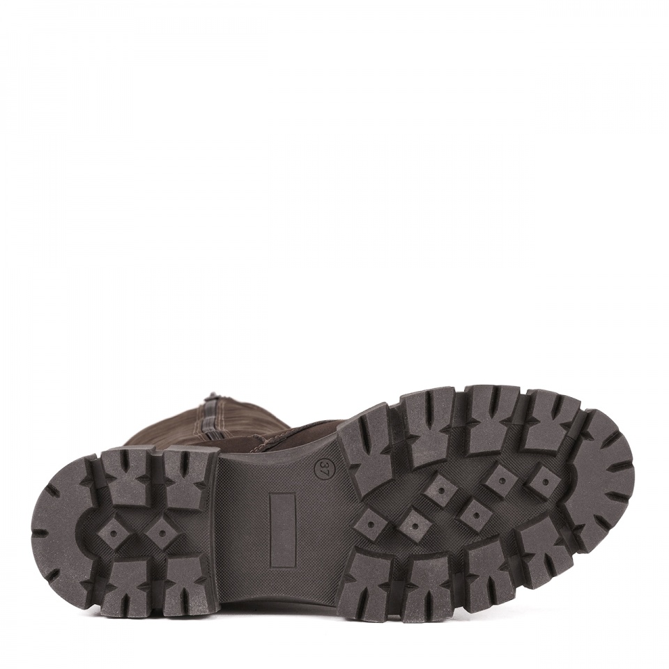 Brązowe sznurowane kozaki z nubuku 242K