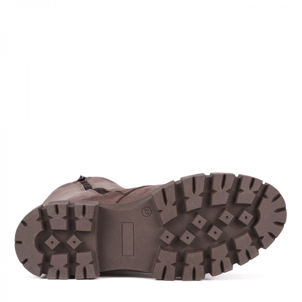 Wysokie sznurowane kozaki z nubuku 242K