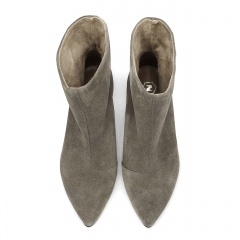 Kawowe welurowe botki na niskim obcasie 210F