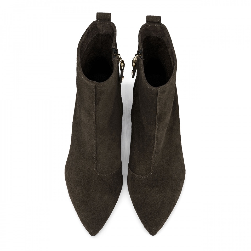 Brązowe welurowe botki na koturnie z zamkiem 303G