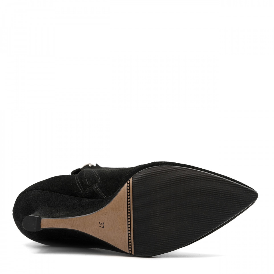 Czarne welurowe botki na koturnie z zamkiem 303G