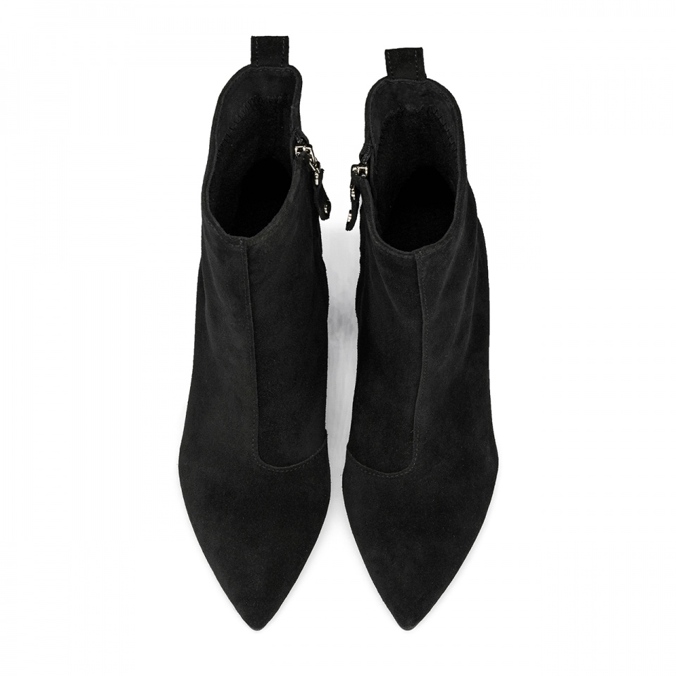 Czarne welurowe botki na koturnie z zamkiem 303G