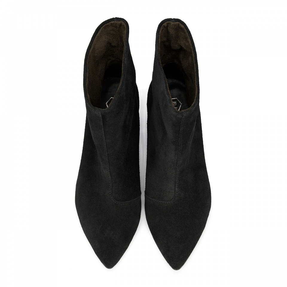 Czarne welurowe botki na niskiej koturnie 210B