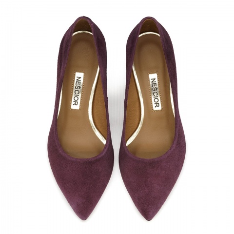 Bordowe zamszowe czółenka na złotym obcasie 118C