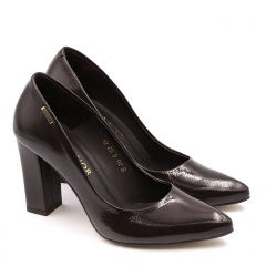 Brązowe lakierowane czółenka na wysokim słupku 92B