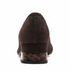 Czekoladowe czółenka na niskim obcasie 230D