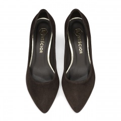 Czekoladowe czółenka na niskim obcasie 230D