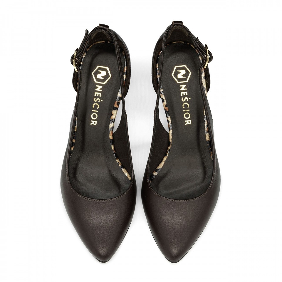 Czekoladowe skórzane czółenka z wycięciem 264C