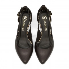 Czekoladowe skórzane czółenka z wycięciem 264C