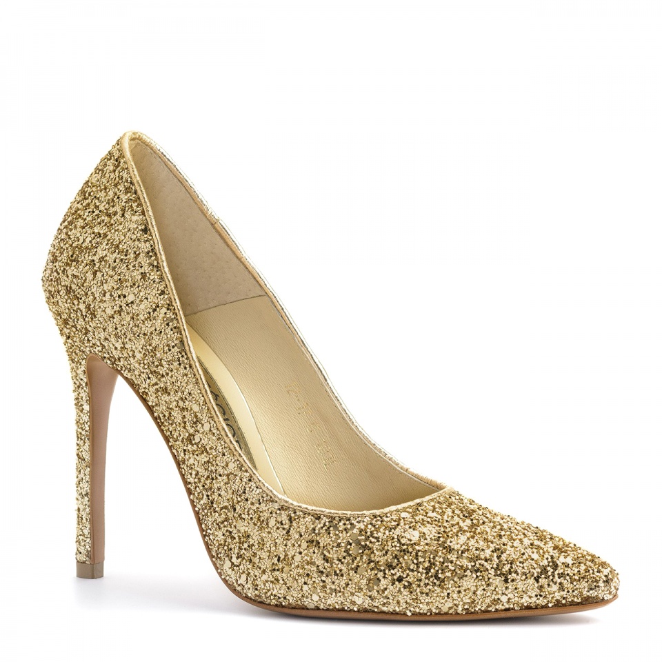  Klasyczne złote brokatowe szpilki