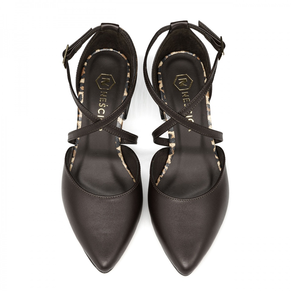 Czekoladowe skórzane otwarte czółenka 230E