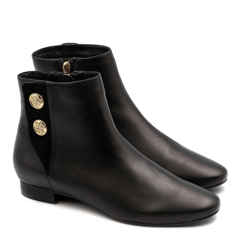 Czarne skórzane botki 5AD28914925Z