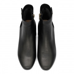 Czarne skórzane botki 5AD28914925Z