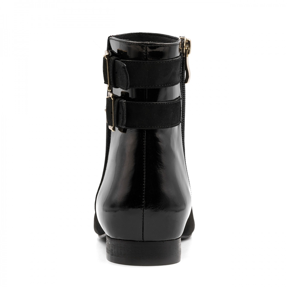 Czarne zamszowe botki z klamrami 5AD28915525Z