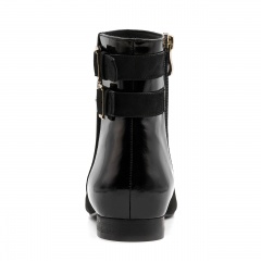 Czarne zamszowe botki z klamrami 5AD28915525Z