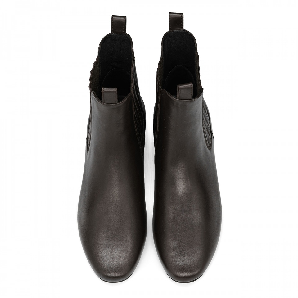 Brązowe skórzane sztyblety z gumą 5AD28915025Z