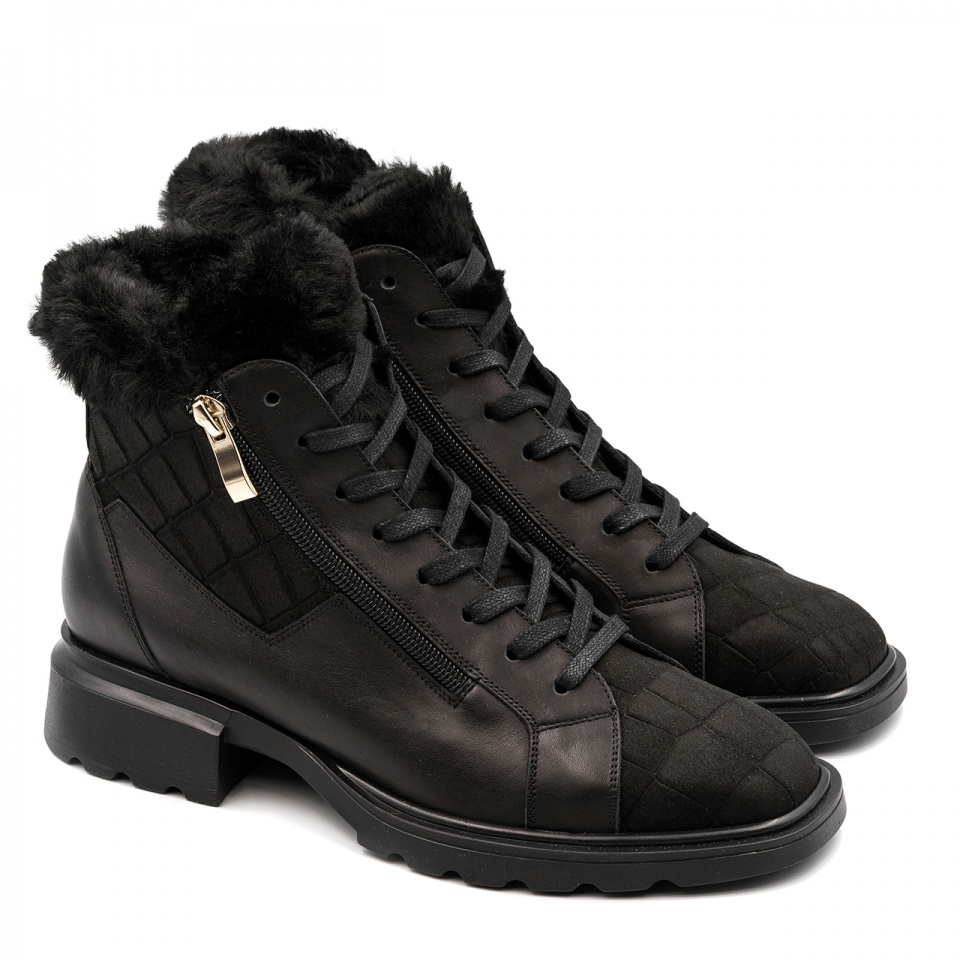 Czarne botki z futerkiem 5ADKRIS41323Z2