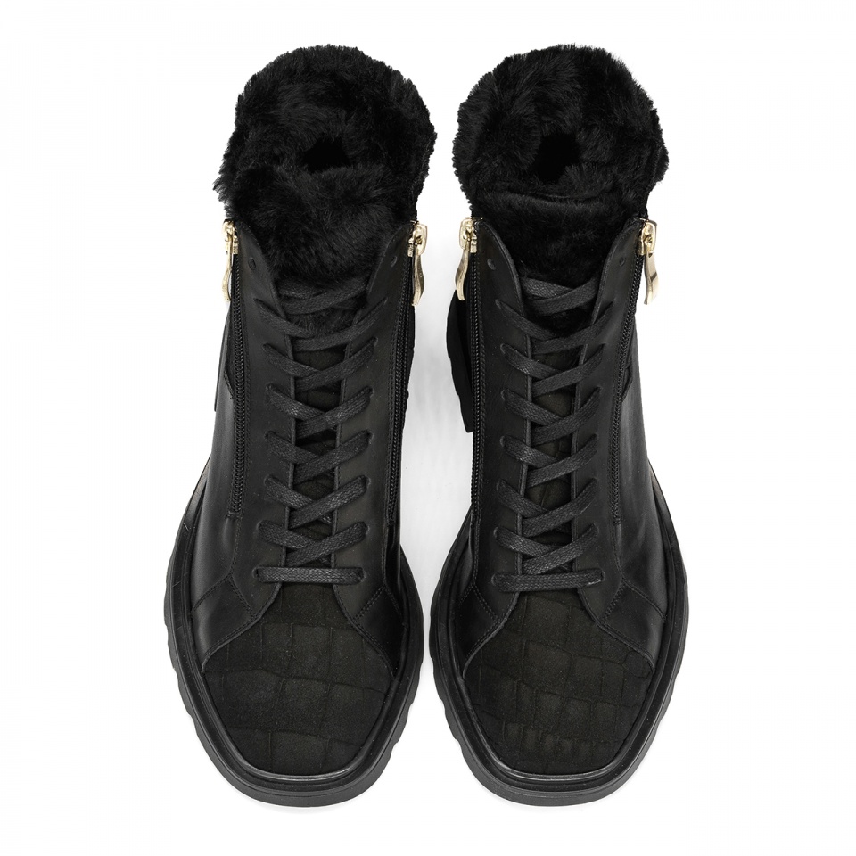 Czarne botki z futerkiem 5ADKRIS41323Z2