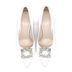 Białe czółenka z kryształami 5AD01056324L