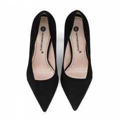 Czarne zamszowe klasyczne czółenka 5AD0105152