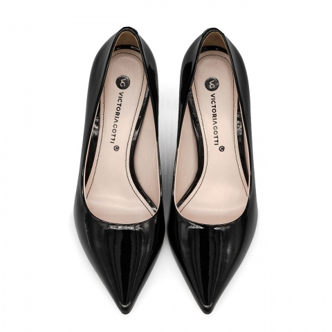 Czarne lakierowane cz&oacute;łenka 5AD001612