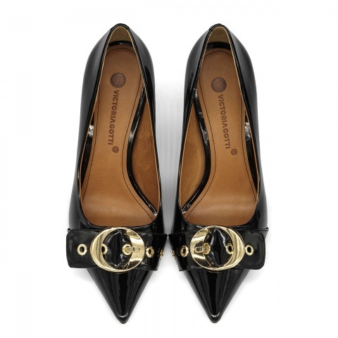 Czarne lakierowane cz&oacute;łenka z klamrą 5AD00168626L