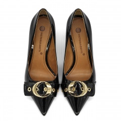 Czarne lakierowane czółenka z klamrą 5AD00168626L