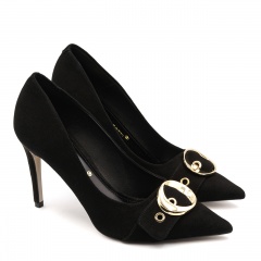 Czarne zamszowe czółenka z klamrą 5AD00168626L