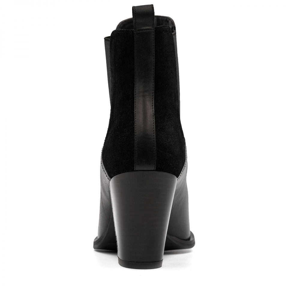 Czarne skórzane kowbojki 5ADD92731223Z