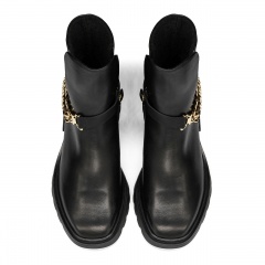 Czarne skórzane botki z łańcuchem 5ADKRIS43425Z2