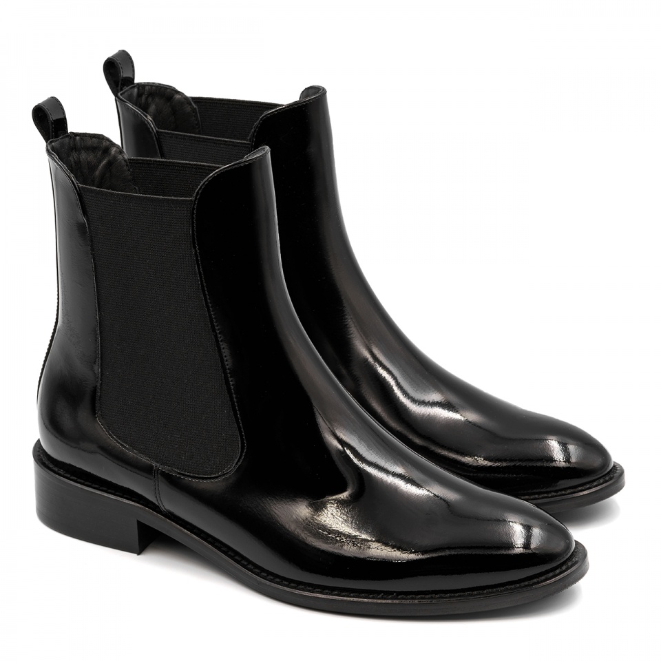 Czarne lakierowane sztyblety 5ADET922Z