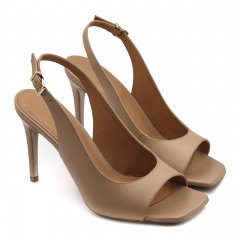 Beżowe skórzane sandały 5AD6936726L