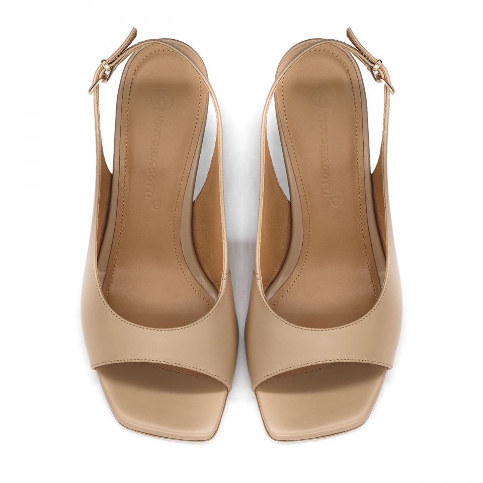 Beżowe skórzane sandały 5AD6936726L