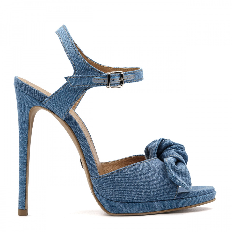 Jeansowe sandały na szpilce 5ADB864010625L