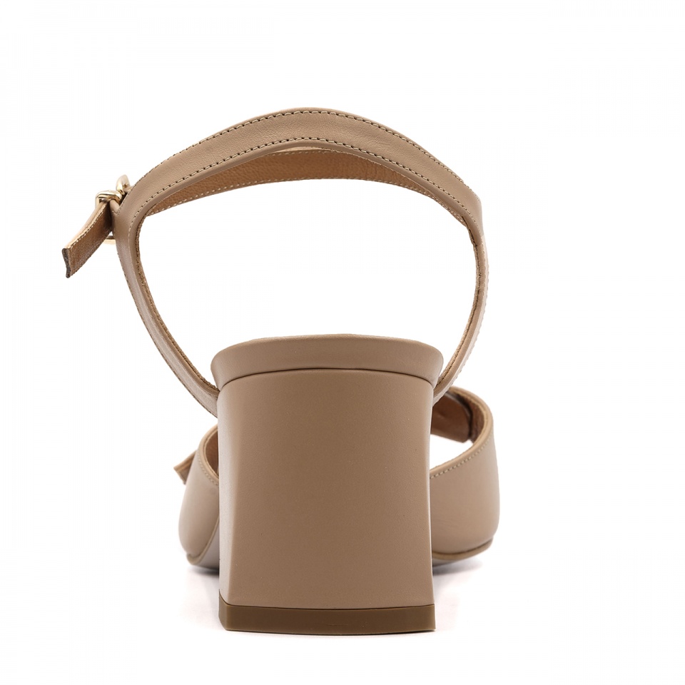 Cappuccino skórzane sandały na klocku 5AD02695725L