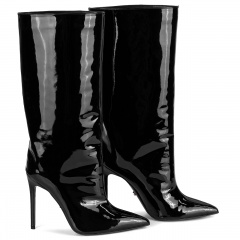 Czarne lakierowane kozaki 5ADNF02943023Z