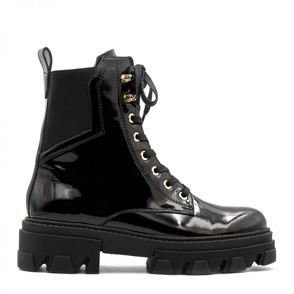 Czarne lakierowane botki 5ADVG94325Z