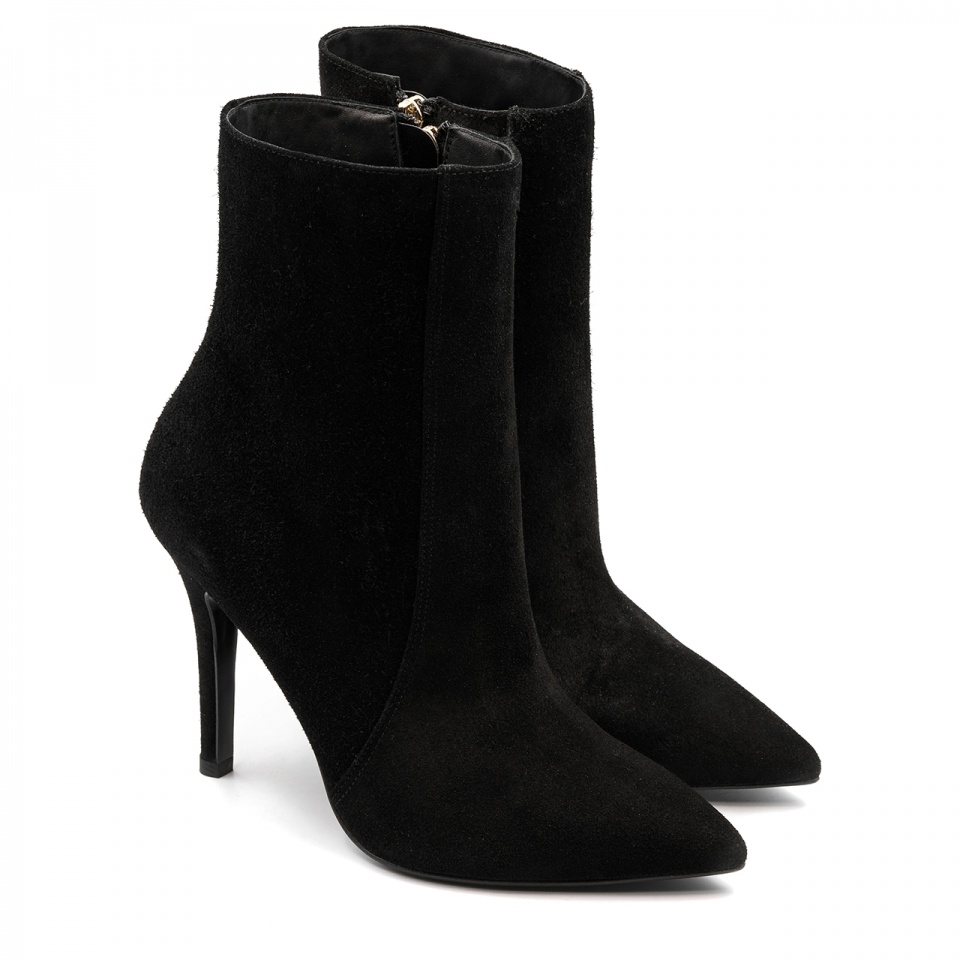 Czarne welurowe botki na szpilce 5ADD1772B1223Z