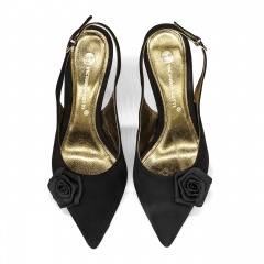 Czarne zamszowe czółenka 5AD00168826L