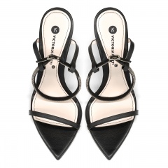 Czarne skórzane sandały 5AD001815124L2