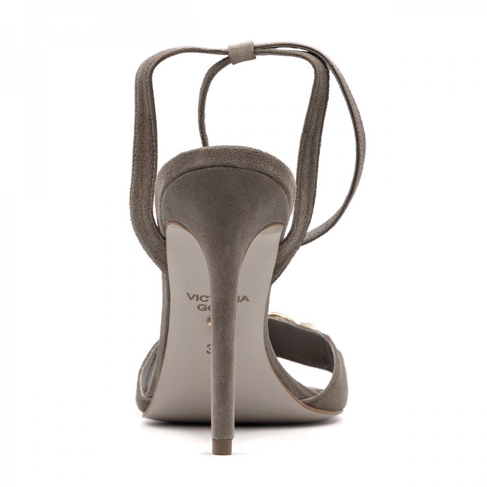 Mocca zamszowe sandały z łańcuchem 5AD001813524L