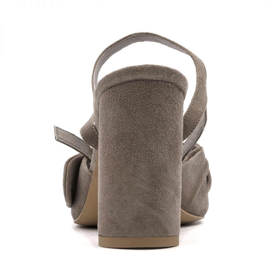 Mocca zamszowe sandały 5AD02684025L