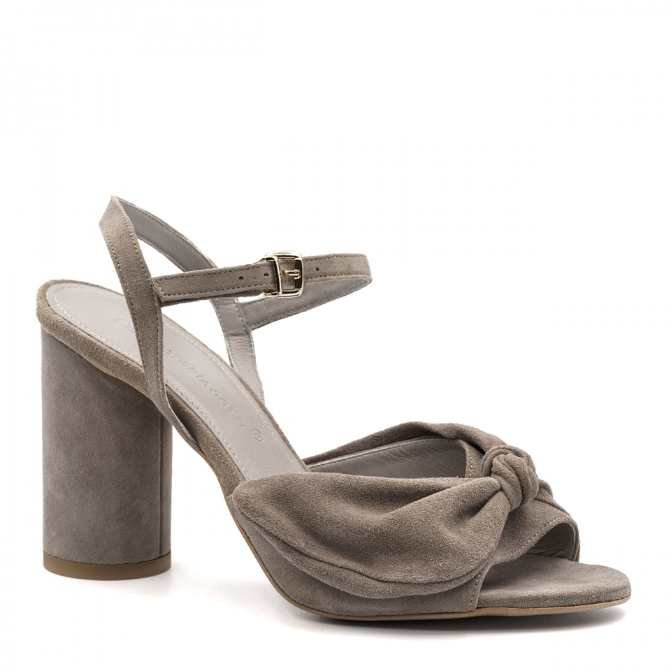 Mocca zamszowe sandały 5AD02684025L