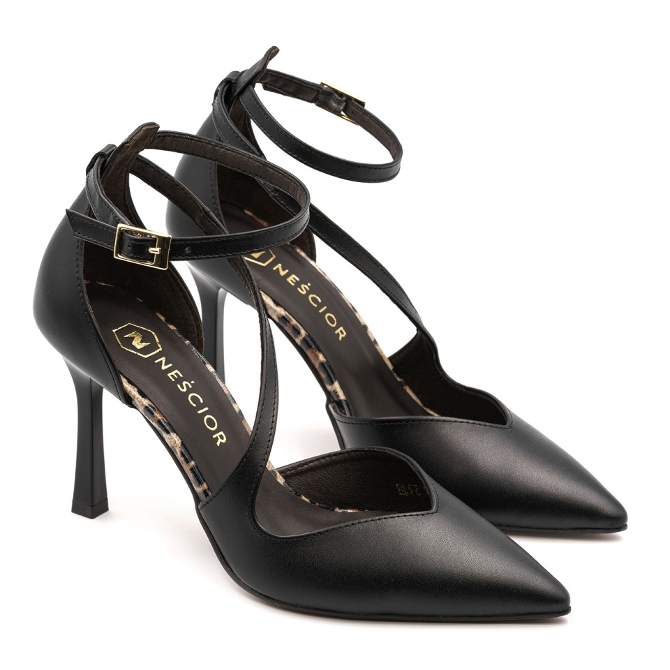 Czarne skórzane szpilki z panterą i paskami 231H