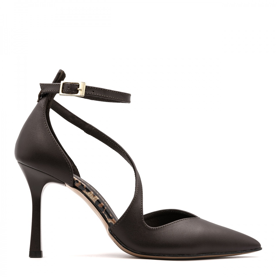 Brązowe skórzane szpilki z panterą i paskami 231H